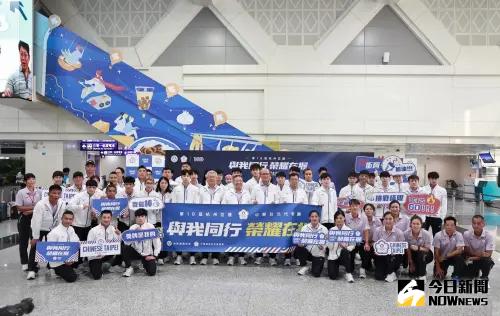 杭州亞運代表團出征,今日有拳擊、擊劍、網球、游泳、電競和西洋棋等項目的選手搭機前往會場 ▲杭州亞運代表團出征,今日有拳擊、擊劍、網球、游泳、電競和西洋棋等項目的選手搭機前往會場。(圖/記者葉政勳攝)