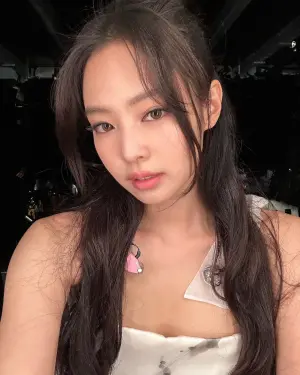 ▲Jennie表示將會有個人新作品誕生。（圖 / Jennie IG）