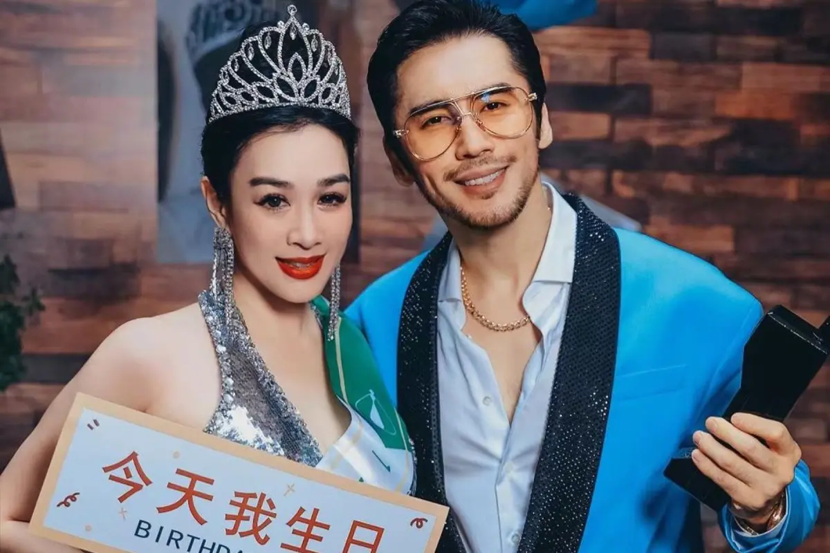 ▲鍾麗緹（左）53歲生日曬深情接吻照，放閃小12歲的張倫碩，用行動破除婚變傳言。（圖 / 鍾麗緹IG）