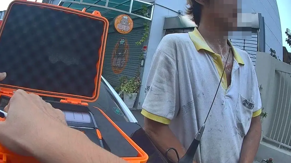 ▲桃園一名男子遭警方攔查後，以為「酒退了」，沒想到酒測值仍超標遭移送。（圖／翻攝畫面）