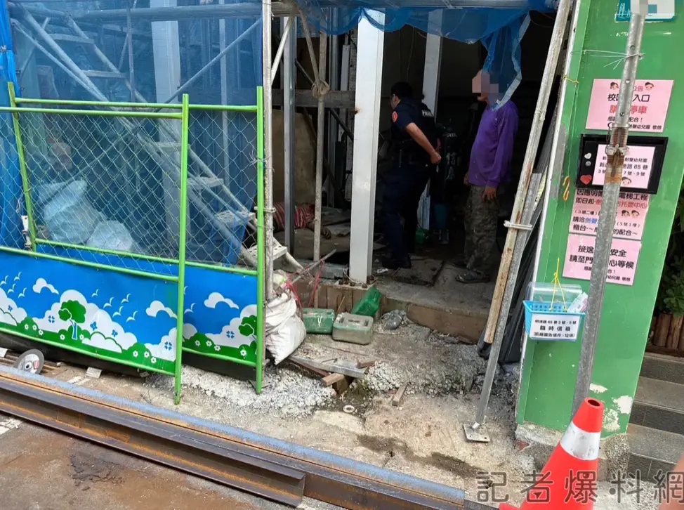 ▲新北新店區一處工地今（22）日下午發生工安意外。（圖／翻攝自記者爆料網）