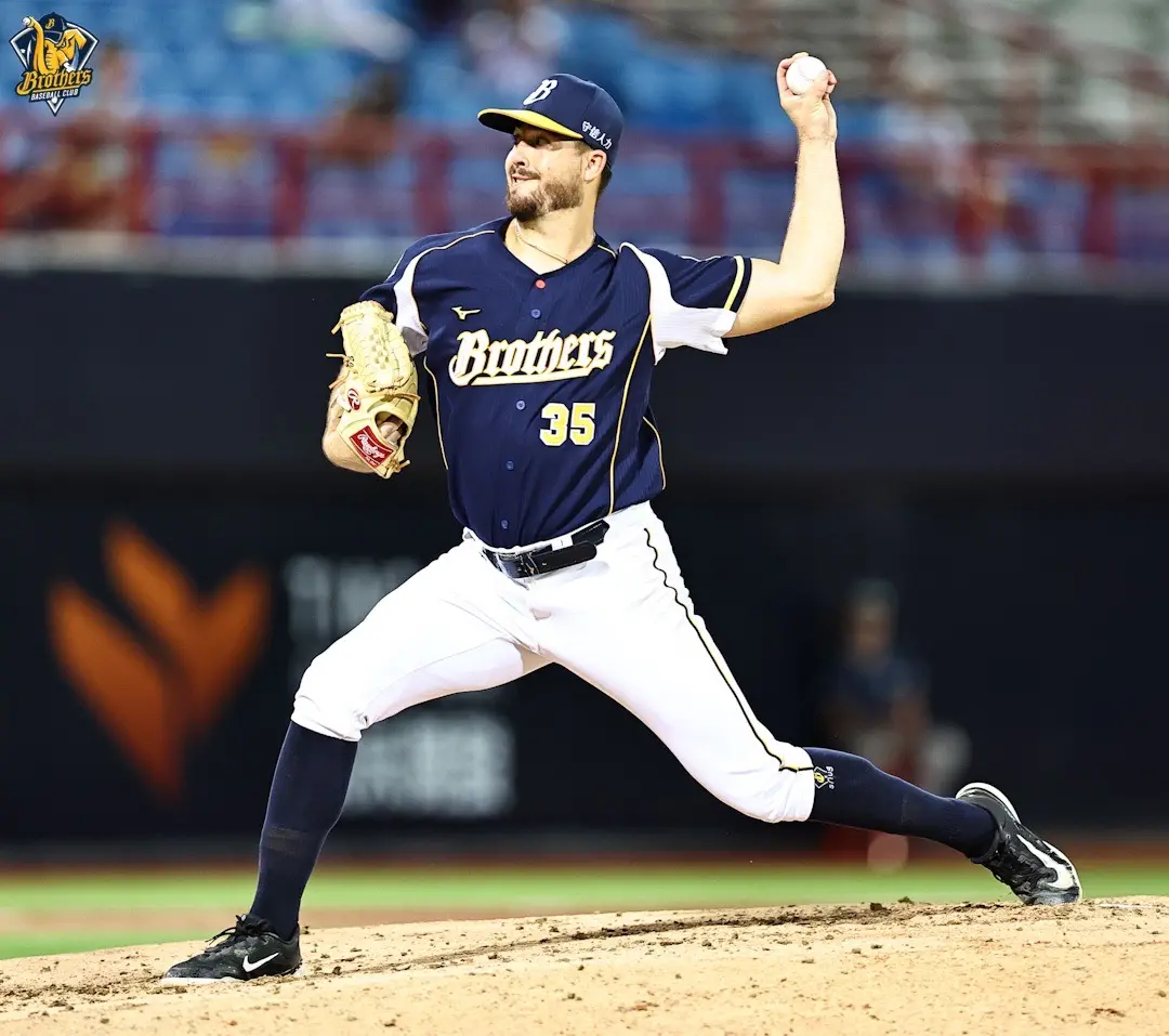 ▲中信兄弟洋投艾士特4.2局狂失8分，兄弟晉級季後賽要靠奇蹟。（圖／兄弟提供）