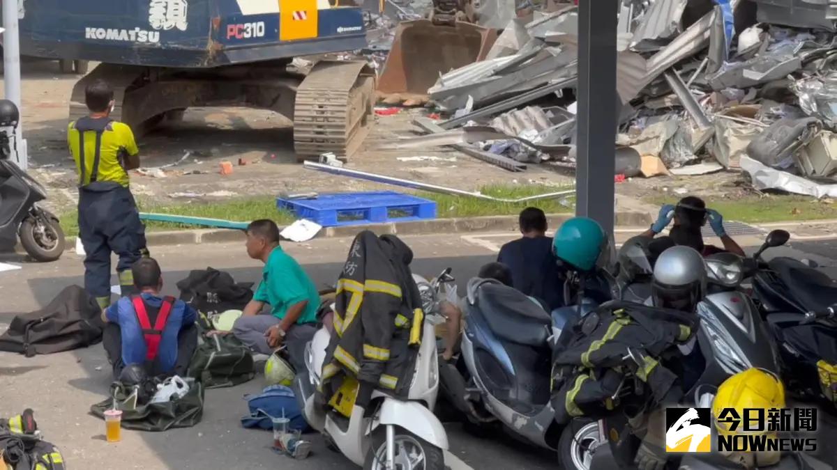 ▲22日傍晚，屏東科技園區明揚國際公司，工廠發生爆炸起火，第一批進入火場的11名消防員，其中4名不幸殉職，另外7人輕重傷送醫。（圖／記者陳建彰攝，2023.0923）