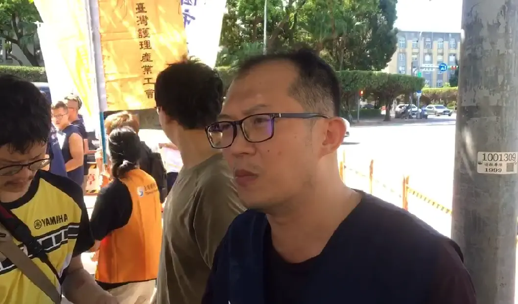 ▲張文鈞推測，消防員到火災現場會有SOP，按照昨天依序，可能在沒有取得大量資訊下，就派人進去看現場。（圖／記者嚴俊強攝，2023.09.23）