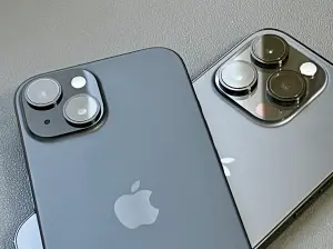 iPhone 15 PK 14 Pro。(圖/記者周淑萍攝) ▲iPhone 15 PK 14 Pro。(圖/記者周淑萍攝)