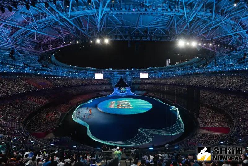 ▲亞運開幕式將於今晚上演，這次的典禮將於錢塘江畔的「大蓮花」杭州奥體中心體育場進行，這座場館可容納超過8萬人。（圖／特派記者葉政勳攝）