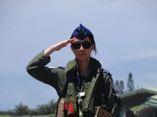 捍衛女戰士！竹市女孩日前進空軍基地　幻象女飛官鼓勵勇敢追夢
