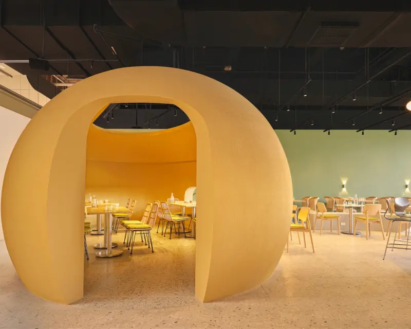 ▲「TOK盡興食光」擁有特殊巢型包廂,堪稱新店裕隆城最美餐廳。(圖/TOK盡興食光提供)