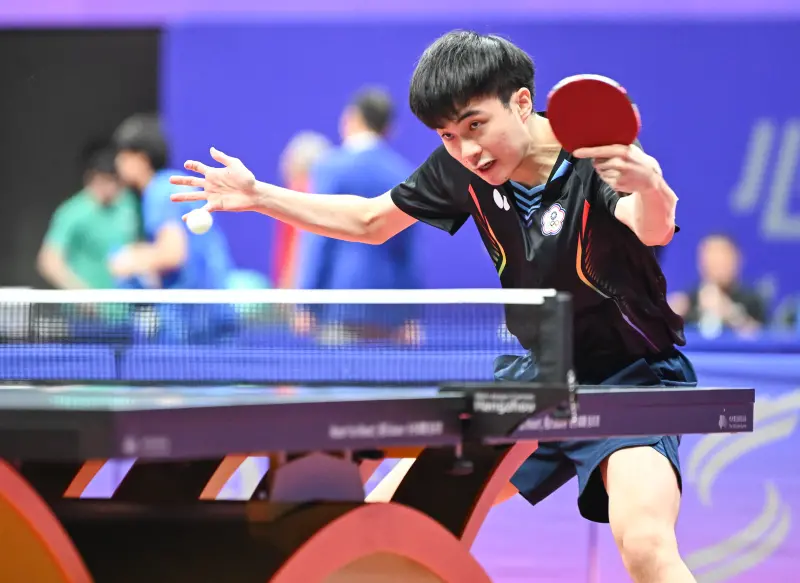 ▲林昀儒拿下重要的第二點，帶領中華隊在杭州亞運桌球男團八強戰取得勝利。（圖／特派記者葉政勳攝）
