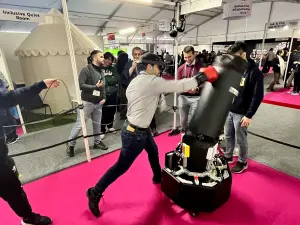 模擬真人挨打觸感及走位！北科大跨校團隊打造拳擊對練機器人獲獎
