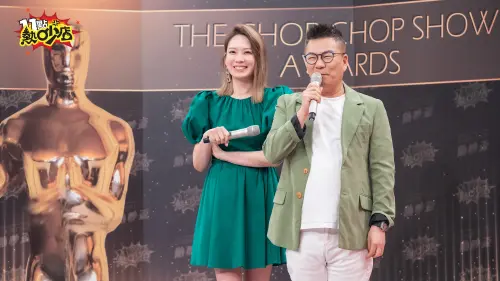 ▲沈玉琳（右）與Melody以《11點熱吵店》，入圍第58屆金鐘獎「綜藝節目主持人獎」。（圖／TVBS提供）