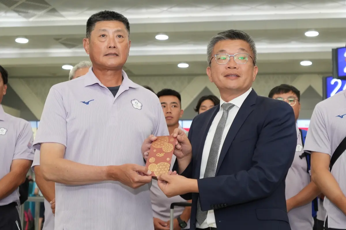 ▲中華隊出發杭州亞運！中職會長蔡其昌致贈加菜金20萬。（圖／中職提供）