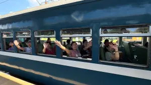 台鐵復古列車「藍皮解憂號」　今喜迎第10萬名旅客　
