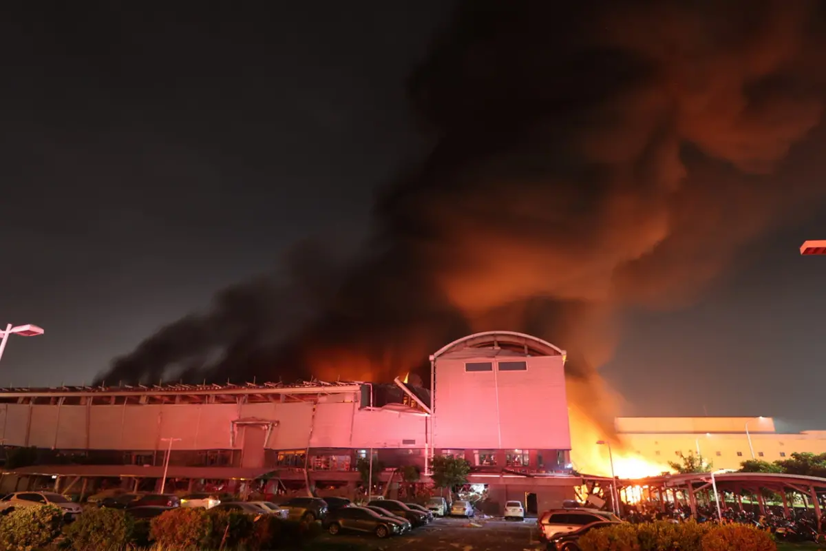 ▲明揚大火造成嚴重死傷悲劇，出身屏東的善心企業家鍾文智捐款100萬元給屏東縣政府，希望幫助家鄉的傷亡者和家屬度過難關。（圖／記者陳美嘉翻攝）