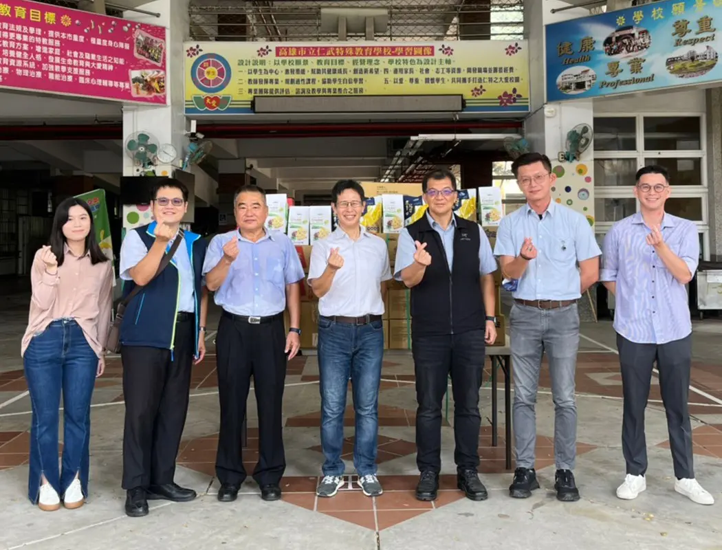 ▲台灣中油公司煉製事業部大林煉油廠送暖到仁武特殊學校。(圖／中油大林煉油廠提供)