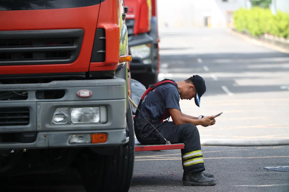 ▲社會各界呼籲警消籌組工會，行政院晚間說明將以修法為方向，希望能在一個月內完成程序，並送請立法院進行審議。（圖／記者陳明中攝）