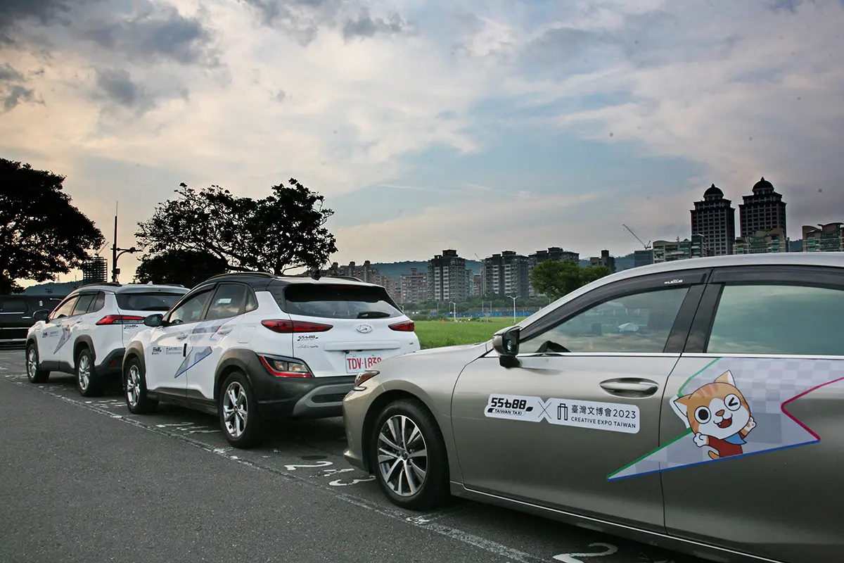 ▲ 台灣大車隊攜手台灣文博會打造「移動展覽館」，讓城市街道成為文藝伸展台 