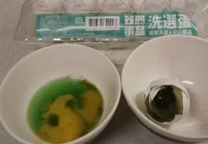 超市雞蛋敲開見「巴西國旗色」！綠色+黑色照瘋傳　衛生局急抽查
