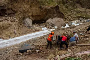 河川暴漲沖毀瓜地馬拉首都違建區　釀6死13失蹤
