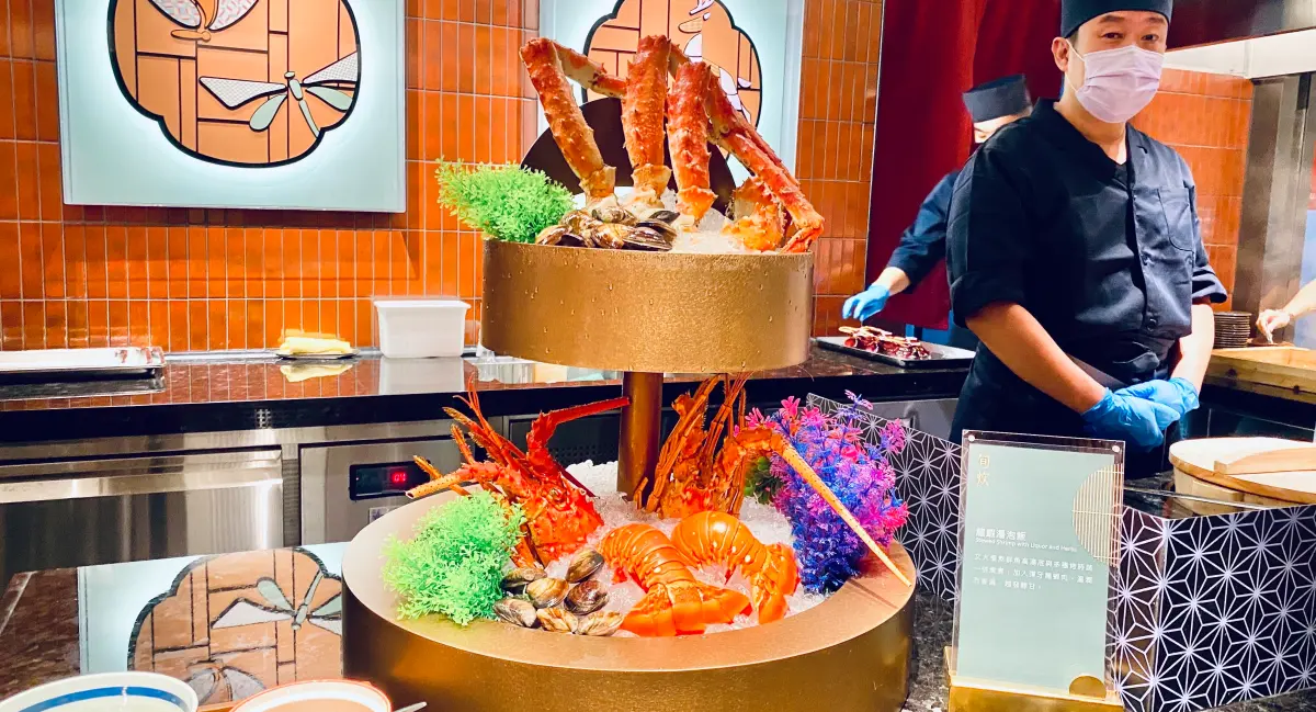 ▲全台最難訂Buffet「旭集和食集錦」天母大葉高島屋開幕佔地500坪「台北最大」分店，鐵粉遠從美國返台搶頭香，曝光訂位秘訣。業者證實「最快10月底再開桃園中茂店」。（圖／記者蕭涵云攝）