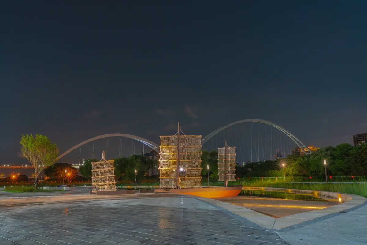 ▲新北市政府高灘地工程管理處舉辦「2023新月一起看月亮」活動，邀請大家到大漢溪左岸新月廣場呷餅、啉茶、做伙來團圓。（圖 ／新北市政府高灘處提供）