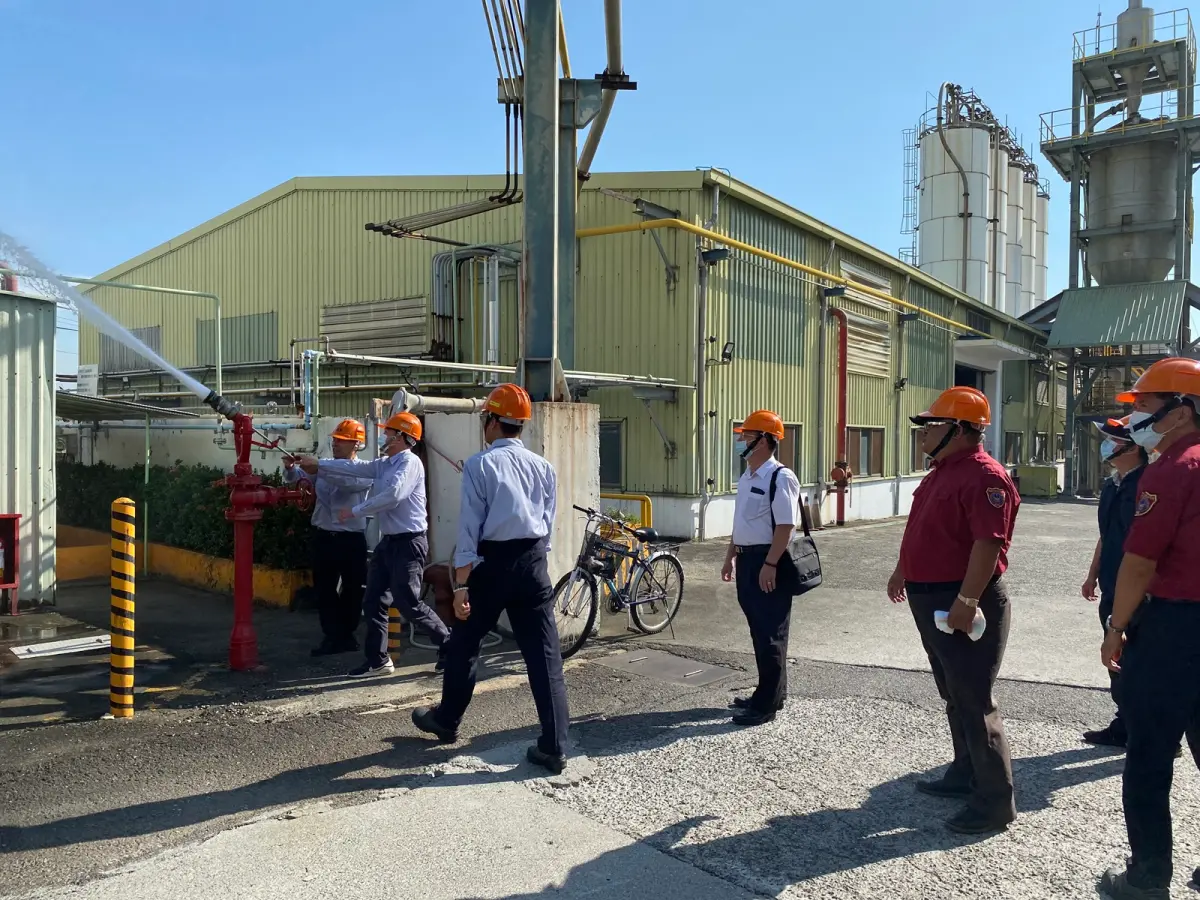 ▲為杜絕潛在風險，高市府特別針對工業區及產業園區內，存放第五類有機過氧化物及近3年發生意外事故工廠計30家，啟動聯合稽查。（圖／高市府消防局提供）