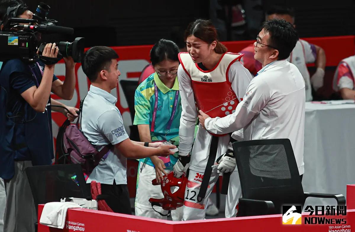 ▲羅嘉翎在杭州亞運跆拳道女子57公斤級錯失金牌，賽後相當難過，流下眼淚。（圖／特派記者葉政勳攝）