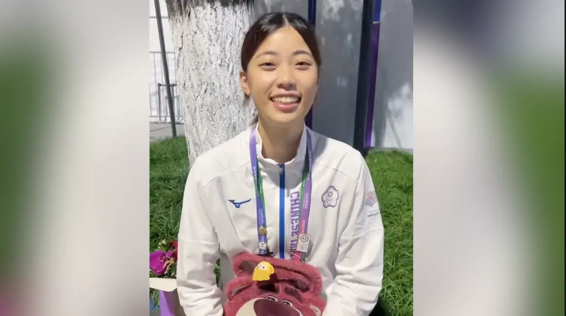 ▲杭州亞運跆拳道國手羅嘉翎奪銀，覺得很可惜，但還是透過鏡頭感謝大家支持。（圖／查爾斯運動行銷提供）