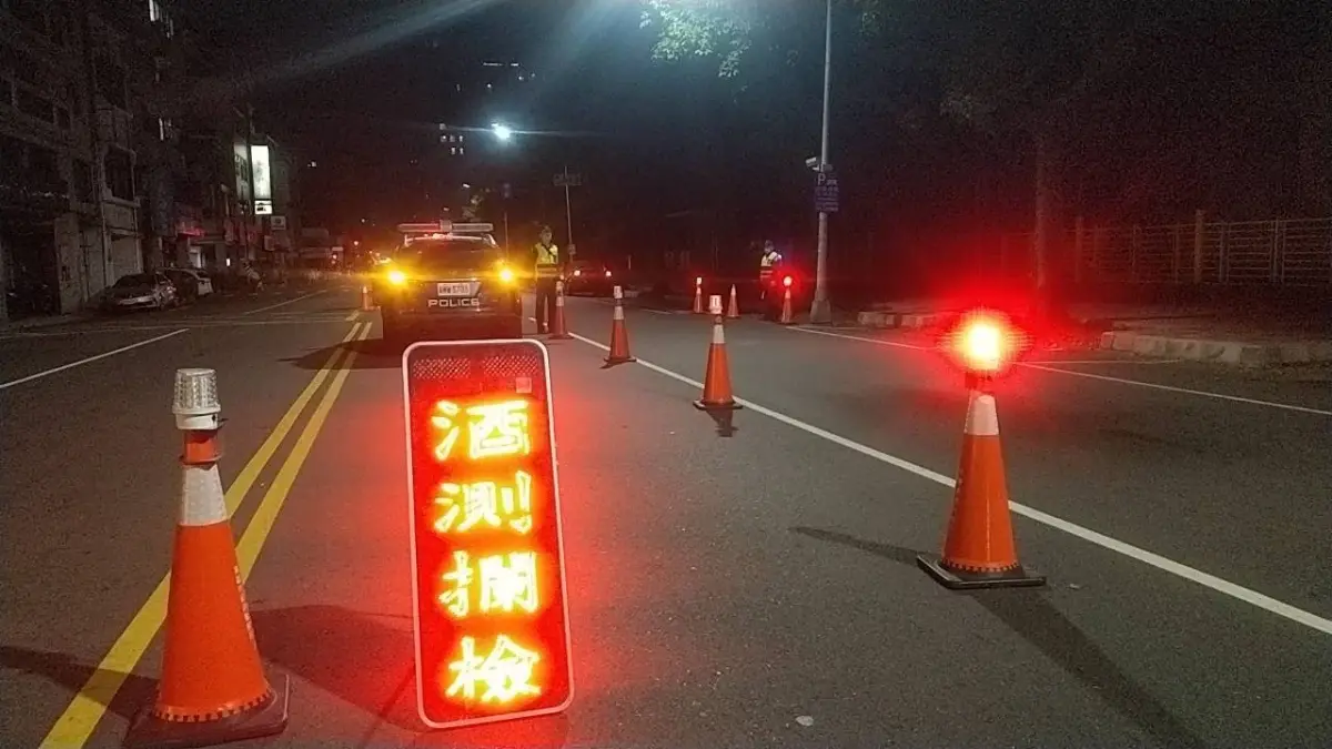▲高市警局為遏止中秋節連假期間酒駕發生，將自9月28日起將連續3天執行取締酒駕大執法專案，動員17個分局採多點式路檢同步執行。(圖／高市交通大隊提供)