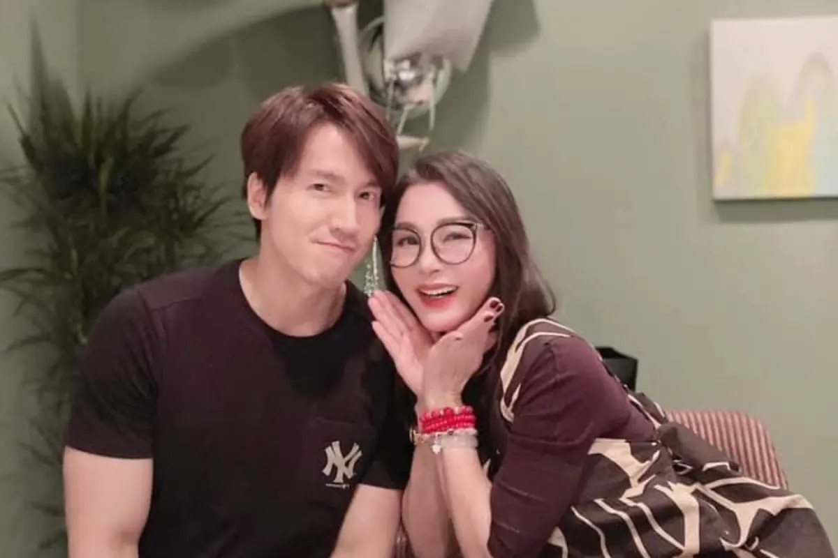 ▲言承旭和陳美鳳（右）相差22歲，兩人私下擁有好交情，每年陳美鳳生日，言承旭從不缺席，即使不在身邊也會替她安排驚喜。（圖／陳美鳳臉書）