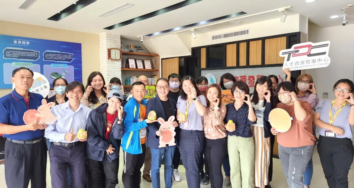 ▲勞動部勞動力發展署高屏澎東分署人才資源發展中心人資培力課程結訓，引領企業實踐選才多元化。(圖／記者黃守作攝，2023.09.27)