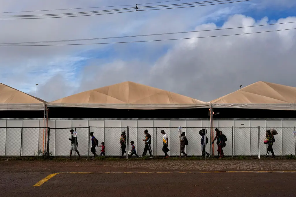 ▲自2020年以來，有8500多名委內瑞拉人經由巴西阿西斯市（Assis Brasil）越過巴西-秘魯-玻利維亞邊境。今年截至9月12日，已有2706名委內瑞拉人經此途徑入境巴西。（圖／美聯社／達志影像）