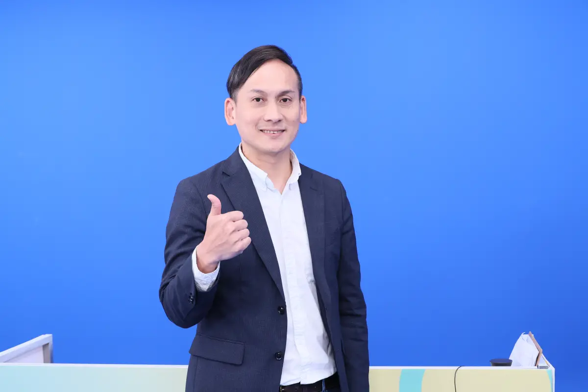 ▲談及藍白整合議題，葉元之今在《NOWnews今日新聞》新節目《鄉民大學問》上表示，除民調比拚外，還有很多指標要考慮，如組成聯合政府、未來能否一起執政，這都要放進來談。（圖／記者鄭孟晃攝）.