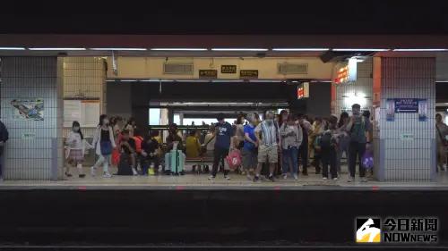 國慶連假雙鐵疏運：高鐵加開88班次10日開賣、台鐵首日已訂8萬張
