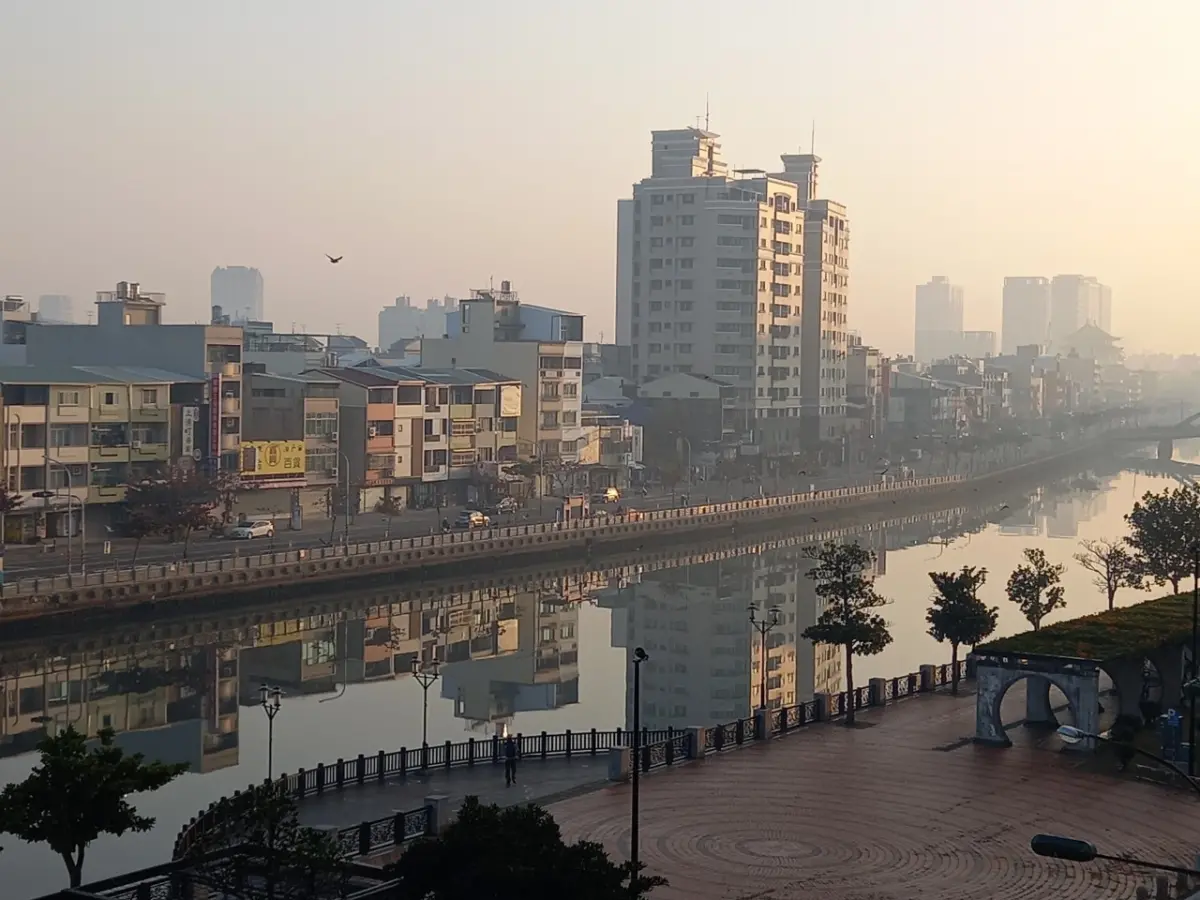 ▲退休族南漂台南尋找標的以環境為主要考量，生活機能佳、周遭安靜、景觀舒適、不排斥小巷，一線亦接觸到不少退休族指定家中就能看海的物件。（圖／資料照片）