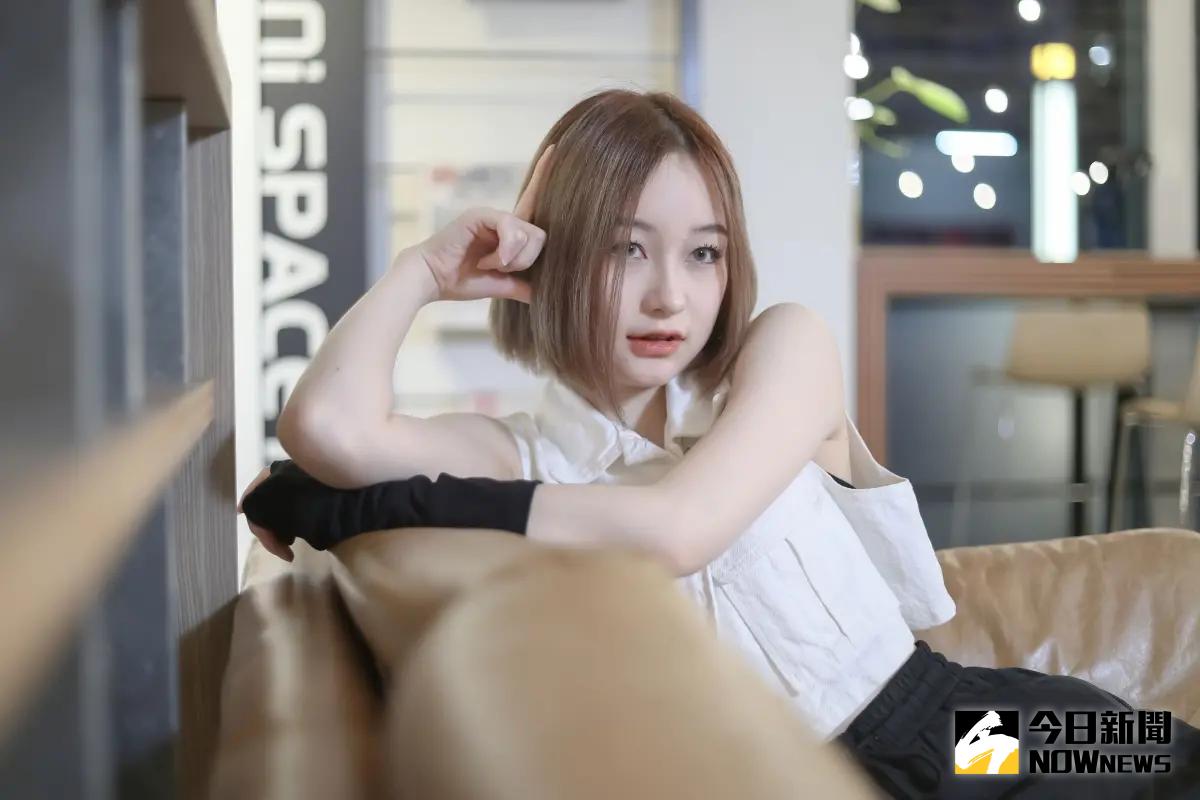 ▲《未來少女》中團體「紫月光」的Meng受訪爆私下一面，得意「紫月炙漾」是她想的。（圖／記者鄭孟晃攝）