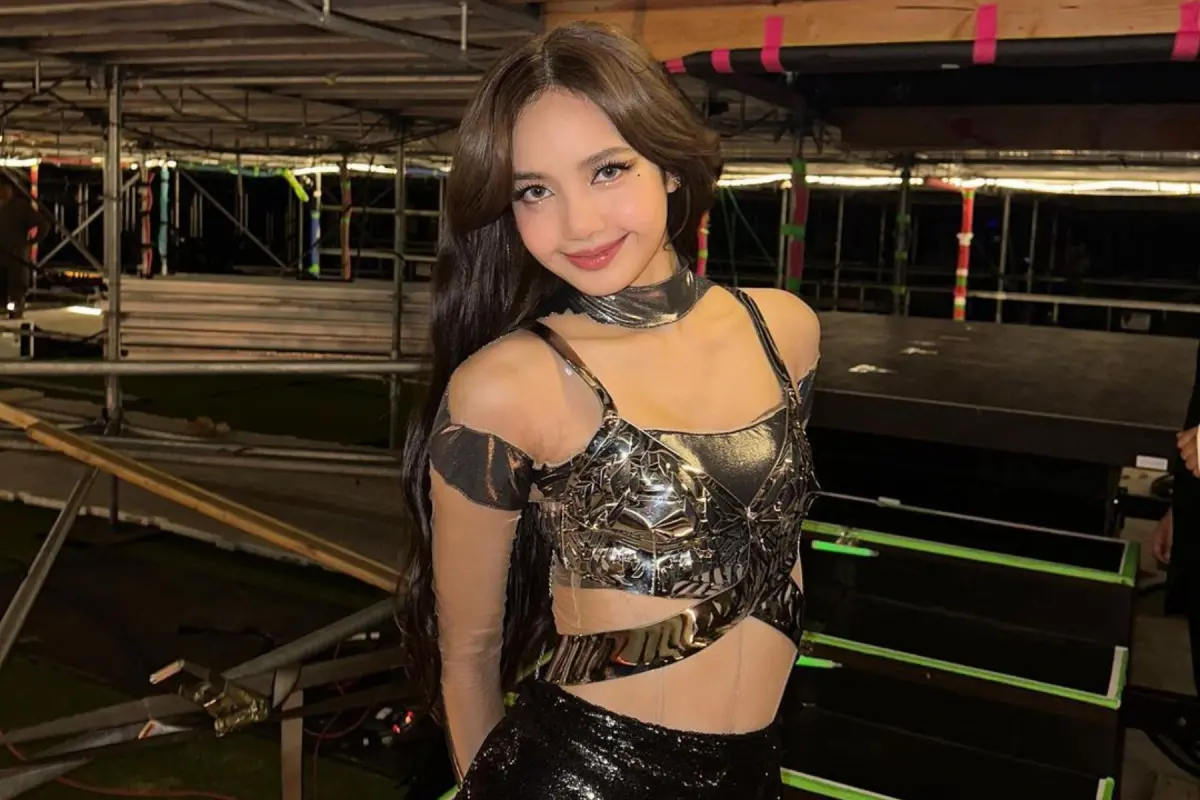 ▲Lisa結束瘋馬秀表演後心情超嗨，事後和緋聞男友弗雷德里克阿爾諾到夜店慶功。（圖／翻攝 Lisa IG）