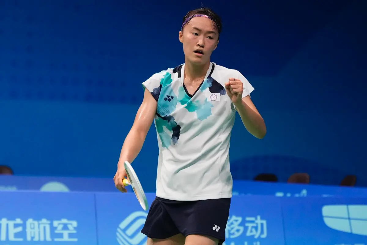 ▲中華女團第一點由世界排名27的許玟琪打頭陣，她輕鬆以以21：17、21：9擊敗Nur Insyirah Khan，為我國搶下1:0領先。（圖／中華奧會提供）