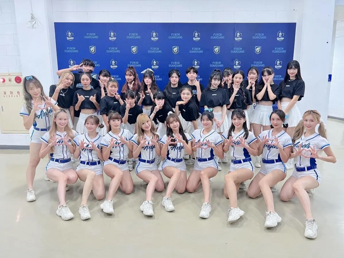 ▲Fubon Angels與參加職場體驗的新北技職ANGELS大合照。（圖 ／新北市政府教育局提供）