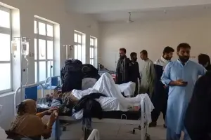 ▲巴基斯坦西南部俾路支省（Balochistan）一間清真寺，今（29）日舉行慶祝先知穆罕默德誕辰活動時，疑似遭到自殺炸彈客攻擊，造成至少52死、50人受傷。（圖／美聯社／達志影像）