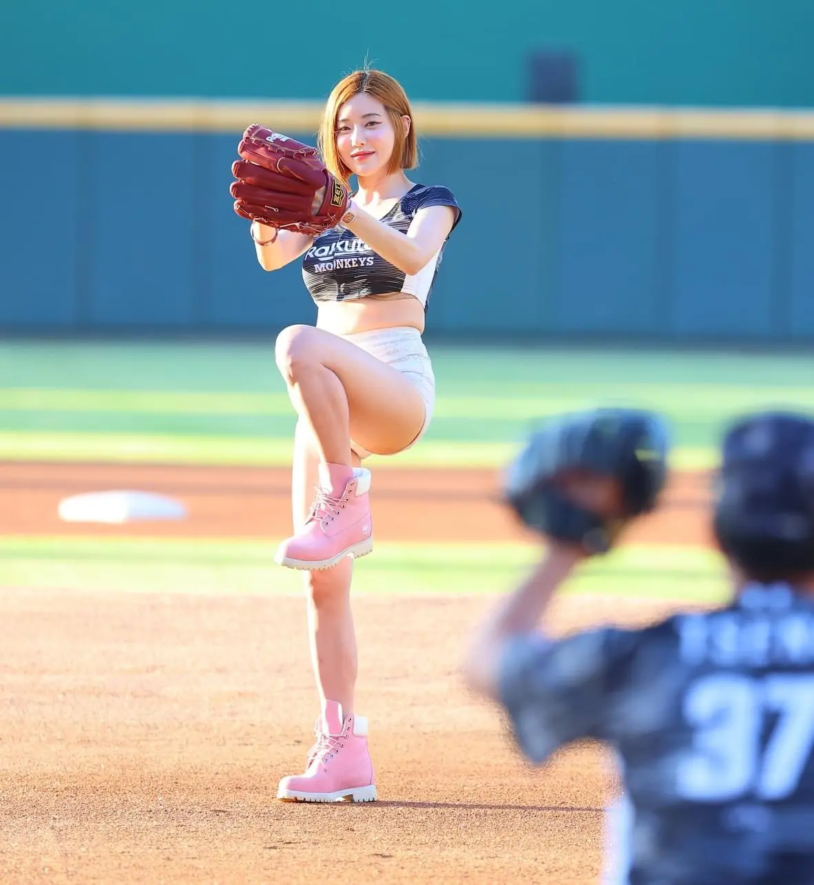 ▲DJSODA之夜！大秀EDM辣舞開球成功（圖／樂天桃猿提供）