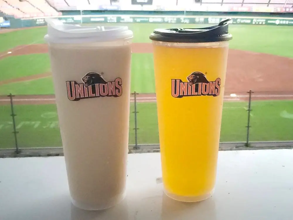 ▲台南市環保局於台南市立棒球場舉辦為期3日的「永續出擊打擊一次杯」活動，活動期間自備容器或借用循環杯皆可參加抽獎（圖／台南市政府環保局提供）