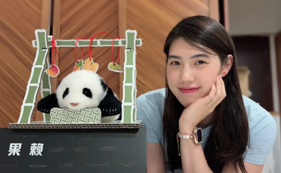 ▲杭州亞運中國蝶后張雨霏勇奪6金，不管是人氣、顏值都超高，跟隊友劉湘都很受歡迎。（圖／張雨霏微博）