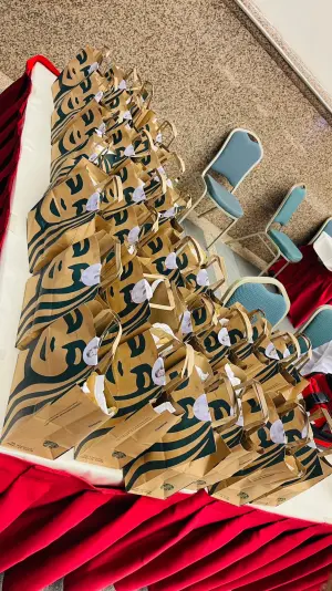 ▲歌迷為安智煐準備應援食物。（圖／記者陳雅蘭攝）