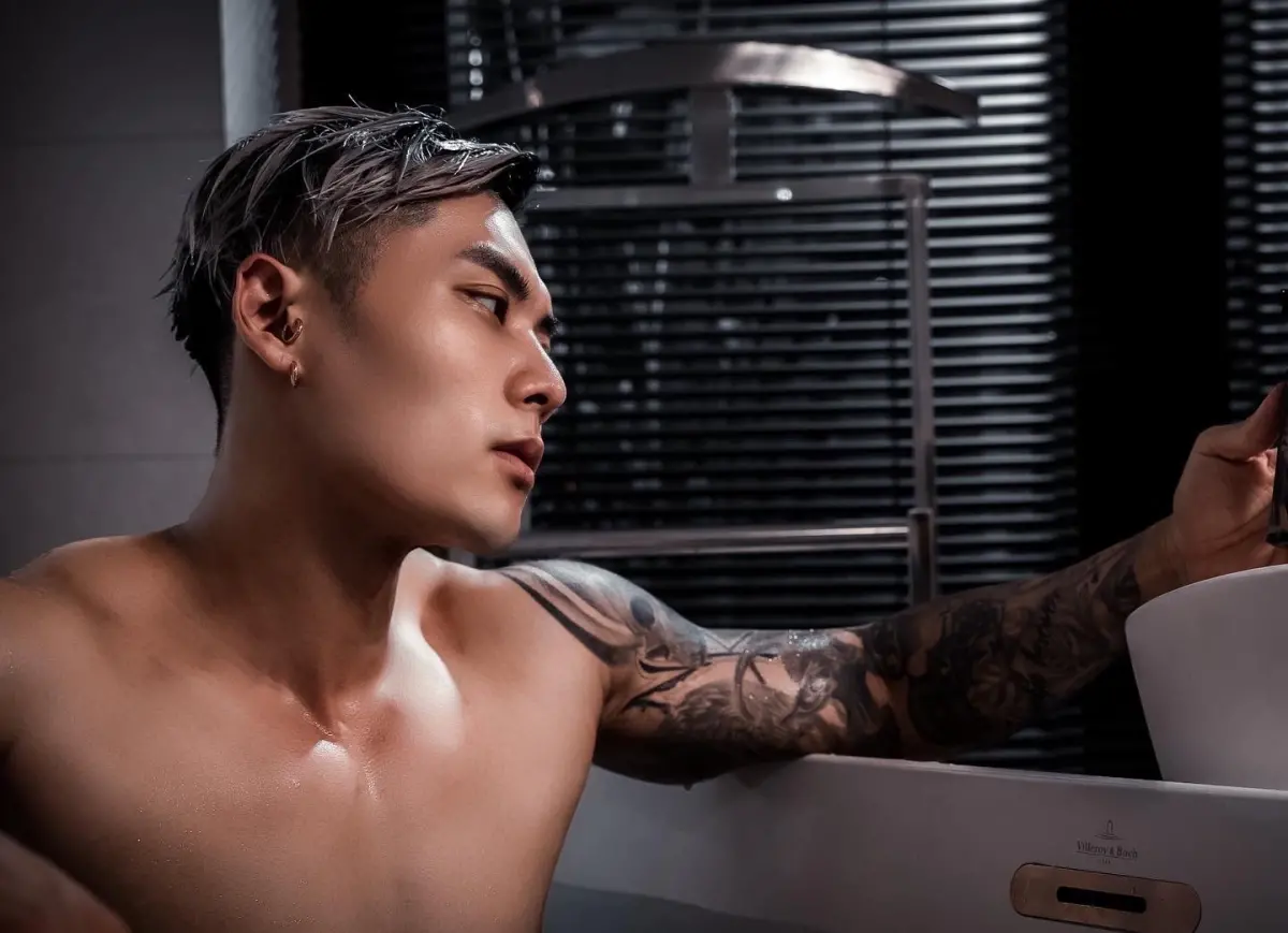 ▲擁有76萬粉絲訂閱的YouTuber瘋男，頻道無預警被官方刪除。對此，成員晨灰也心痛證實，「我7年心血全歸零了！」（圖／瘋男晨灰提供）