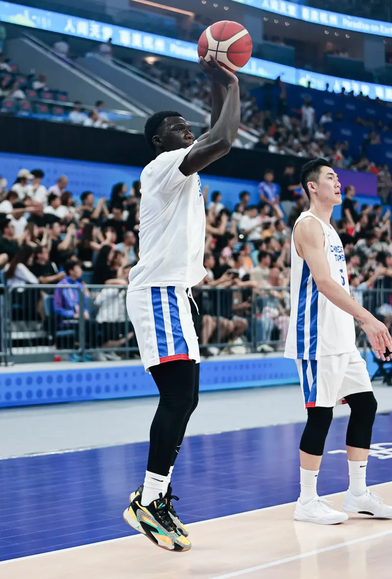 ▲杭州亞運男籃賽事，中華隊阿巴西表現出色，幫助中華隊擊敗蒙古。（圖／中華奧會提供）