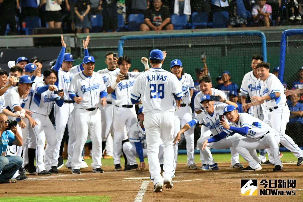 ▲富邦悍將本季再度無緣季後賽，富邦接手以來近7年6度無法闖進季後賽。（圖／林調遜攝）