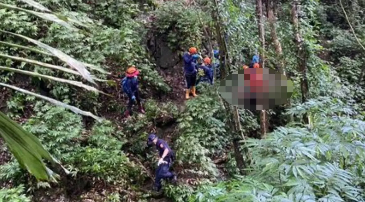 ▲9月24日，吳男獨自前往新北平溪山區登山失聯，6天之後，警消於30日下午，在步道入口、溪谷附近尋獲其遺體。（圖／翻攝畫面）