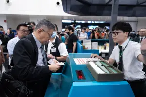 柯文哲展開「美西科技產業之旅」　認台灣解決低薪要搭上AI熱潮
