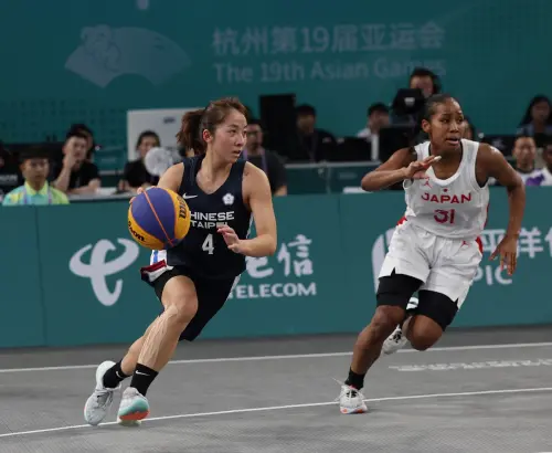 ▲中華女籃在杭州亞運3X3籃球銅牌戰不敵日本，追平上一屆成績，但無緣獎牌，圖為徐詩涵切入。（圖／中華奧會提供）